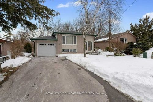 350 Amelia St, Newmarket, ON, L3Y4Y6 | Card Image