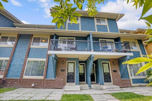 203-2200 Woodview Dr Sw, Calgary, AB, T2W3N6 | Card Image