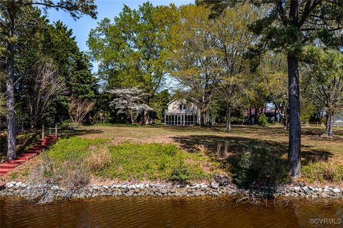 655 Sweet Hall Dr, Reedville, VA, 22539-3723 | Card Image