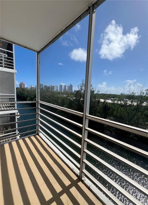 apt-610-3660 Ne 166th St, North Miami Beach, FL, 33160-3822 | Card Image