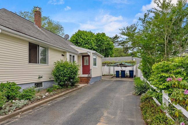 76 Choctaw Dr, House other with 3 bedrooms, 1 bathrooms and 3 parking in Buzzards Bay MA | Image 4