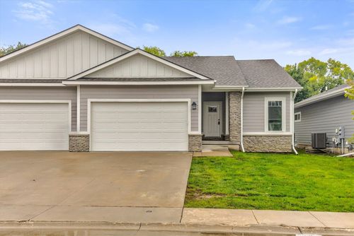 4467 Lower Beaver Road, Des Moines, IA, 50130 | Card Image