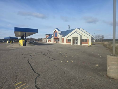 1505 W Mcmillan Street, Marshfield, WI, 54449 | Card Image