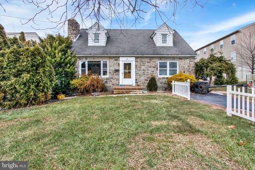 11 Monroe St, READING, PA, 19605-3118 | Card Image