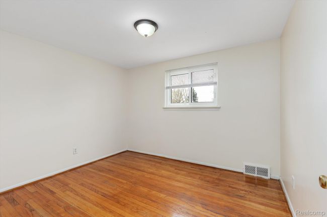 31209 Blair Dr, House other with 3 bedrooms, 2 bathrooms and null parking in Warren MI | Image 13