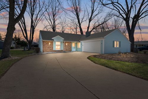 4 Barclay Ct, Montgomery, IL, 60538-2712 | Card Image