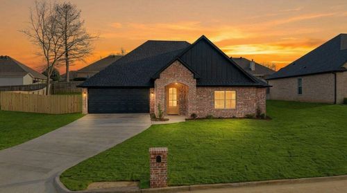 3810 Suren Way, Longview, TX, 75605-4005 | Card Image