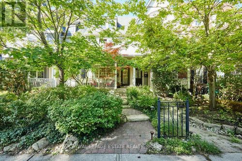 32 Joseph Duggan Road, Toronto (The Beaches), ON, M4L3Y2 | Card Image