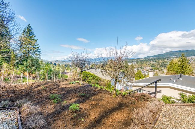 1032 Buoy Drive, House other with 5 bedrooms, 3 bathrooms and 6 parking in Coquitlam BC | Image 38