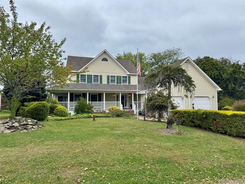 886 Sound Shore Road, Riverhead, NY, 11901 | Card Image