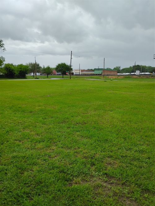 300 Se Front St, Edgewood, TX, 75117-3128 | Card Image