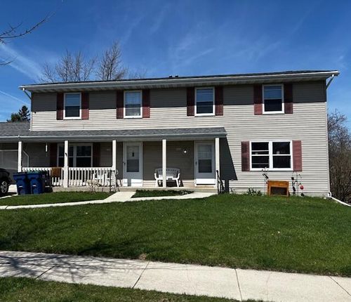 1017 Westport Dr, Port Washington, WI, 53074-2402 | Card Image
