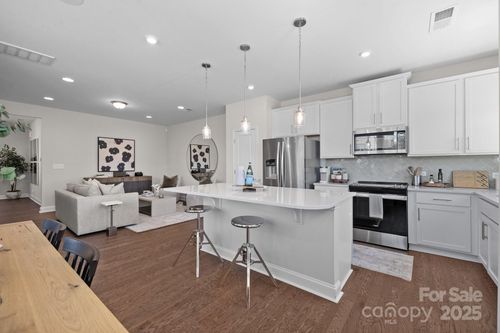 2954 Clyde Dr, Charlotte, NC, 28208-3211 | Card Image