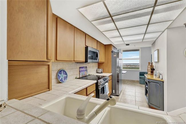 APT-1204 - 9600 Ocean Dr, Condo with 2 bedrooms, 2 bathrooms and null parking in Jensen Beach FL | Image 8