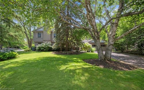 250 Dalewood Dr, Oakville, ON, L6J4P3 | Card Image