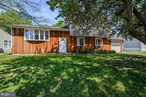 56 Upland Ct, NEWARK, DE, 19713-2817 | Card Image