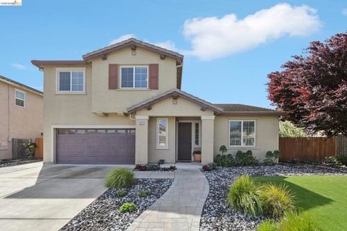 1327 Tuolumne Way, Oakley, CA, 94561-5235 | Card Image