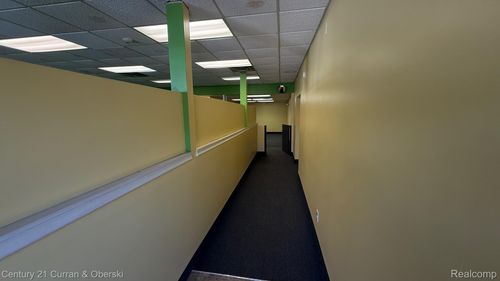 20251 Carlysle St, Dearborn, MI, 48124-3804 | Card Image