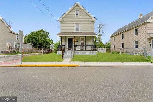 129 W Washington St, Paulsboro, NJ, 08066-1360 | Card Image