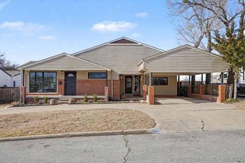 908 Ash Ave, Sand Springs, OK, 74063-8711 | Card Image