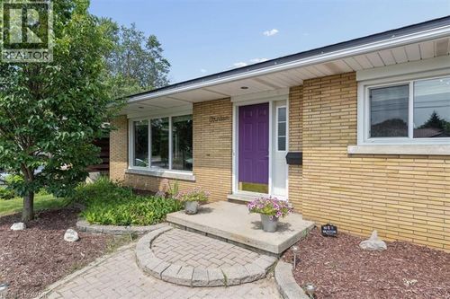 14 Cambridge Avenue, Kitchener, ON, N2B1N4 | Card Image