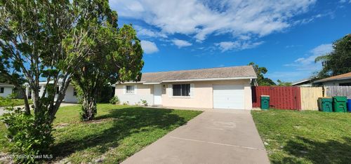 135 S Suzanne Ct, Merritt Island, FL, 32952-2633 | Card Image