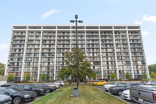 unit-1102-2005 S Finley Rd, Lombard, IL, 60148-4831 | Card Image