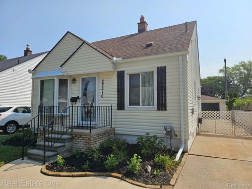 28316 Larchmont St, Saint Clair Shores, MI, 48081-3625 | Card Image