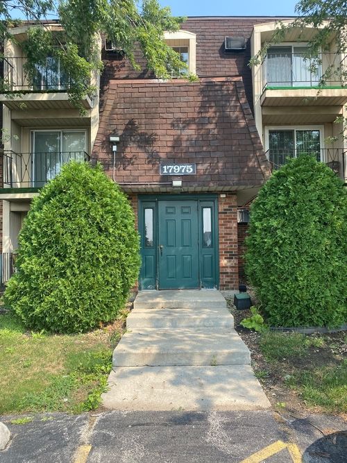 apt-301-17975 Huntleigh Ct, Country Club Hills, IL, 60478-5161 | Card Image