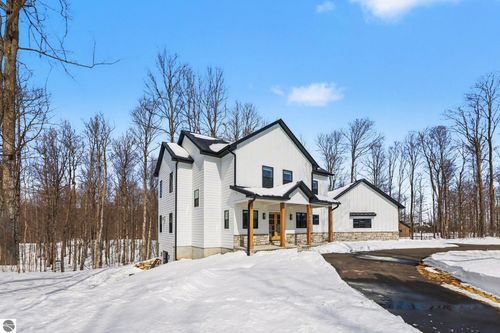 8293 E Boca Vista Trl, Traverse City, MI, 49684-7005 | Card Image