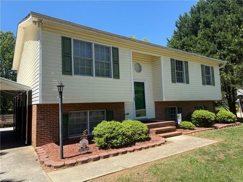 273 Woodbridge Dr, Mount Airy, NC, 27030-7549 | Card Image