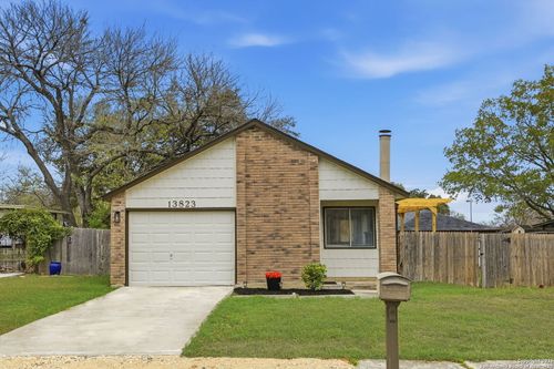 13823 Durwood St, San Antonio, TX, 78233-4917 | Card Image
