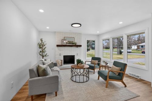 2721 5th Ave N, Great Falls, MT, 59401-2009 | Card Image