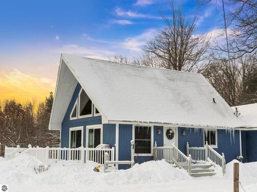 9131 W Jennings Road, Lake City, MI, 49651 | Card Image