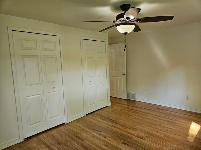 Primary Bedroom (upper) | Image 15