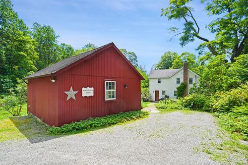 100 East St, South Salem, NY, 10590-2505 | Card Image