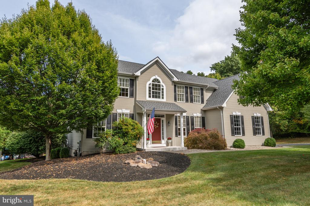 Twig Ln, Yardley, PA 19067