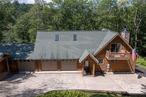1055 Winter Star Loop, Burnsville, NC, 28714-8879 | Card Image