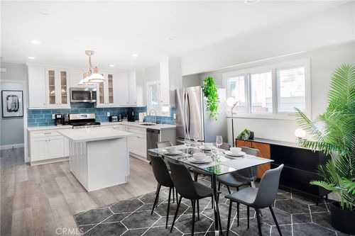 501 E Washington Ave, Santa Ana, CA, 92701-3779 | Card Image