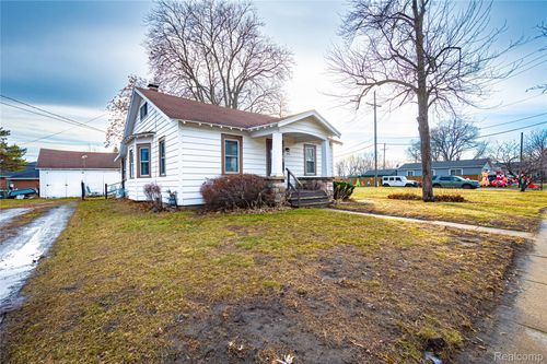 1334 Beard St, Port Huron, MI, 48060-6562 | Card Image