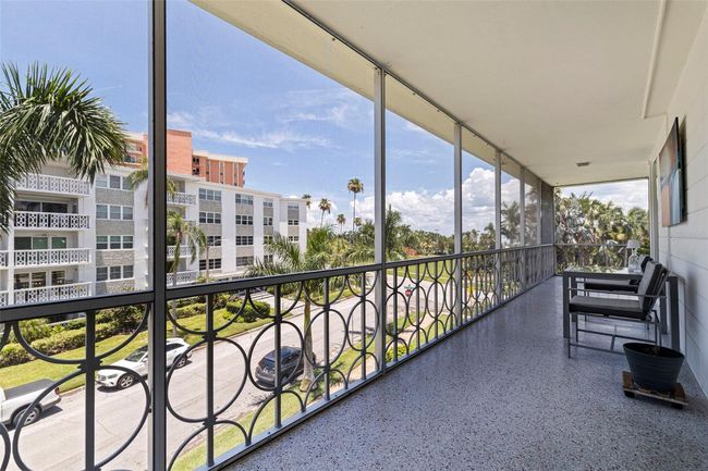 UNIT-6 - 1060 N Shore Dr Ne, Condo with 2 bedrooms, 2 bathrooms and null parking in ST PETERSBURG FL | Image 35