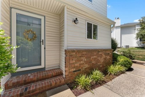 301 Saddle Ct, Flemington, NJ, 08822-1881 | Card Image