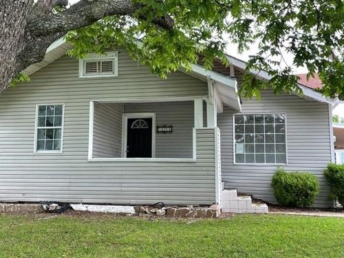 4601 Cox St, Sherman, TX, 75090-2204 | Card Image