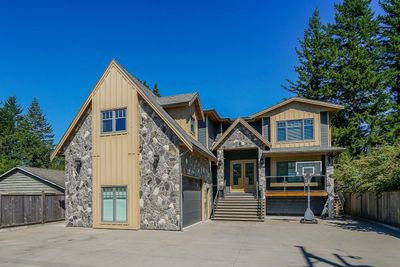 1337 Judd Rd, House other with 8 bedrooms, 6 bathrooms and 7 parking in Squamish BC | Image 1