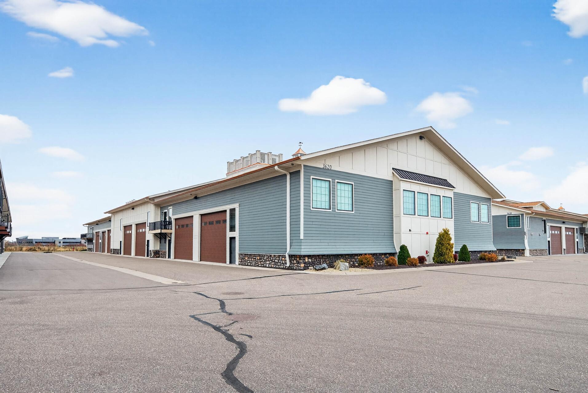 Commercial Sale in Medina 2