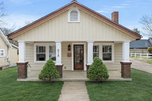 818 Stafford St, Clarksville, TN, 37040-4020 | Card Image