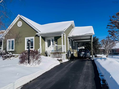 27 Wellington Crt, Truro, NS, B2N6M9 | Card Image