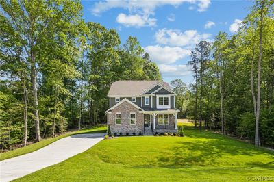 View of front of house with a front yard | Image 1