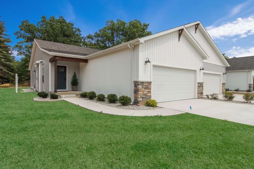 1741 Linden Ave, Traverse City, MI, 49686-4734 | Card Image