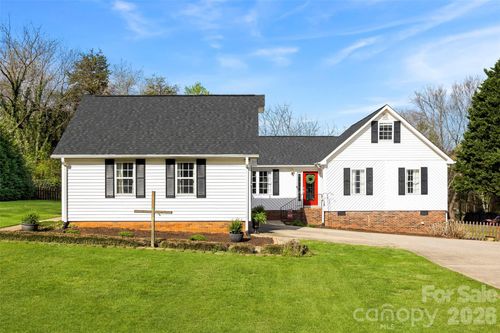 123 Chestnut Ridge Rd, Kings Mountain, NC, 28086-9326 | Card Image